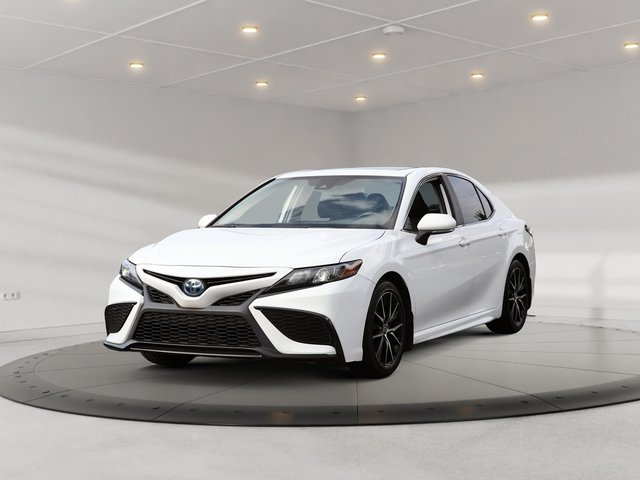 2022 Toyota Camry Hybrid SE