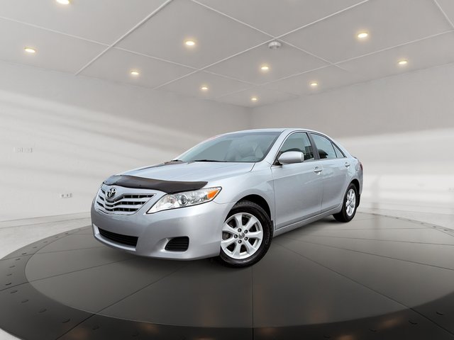 Toyota Camry LE + TOIT OUVRANT + SIÈGE ÉLECTRIQUE + BAS KILO!!! 2010