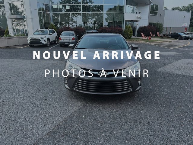 Toyota Camry LE + SEULEMENT 62884 KM 2017