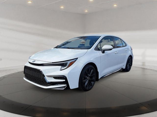 Toyota Corolla Hybrid SE AWD + TOIT OUVRANT + MAGS NOIR + CARPLAY + + + 2023