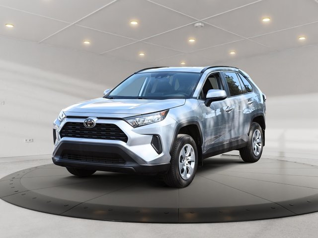 2020 Toyota RAV4 LE + CAMERA + BLUETOOTH + APPLE CARPLAY