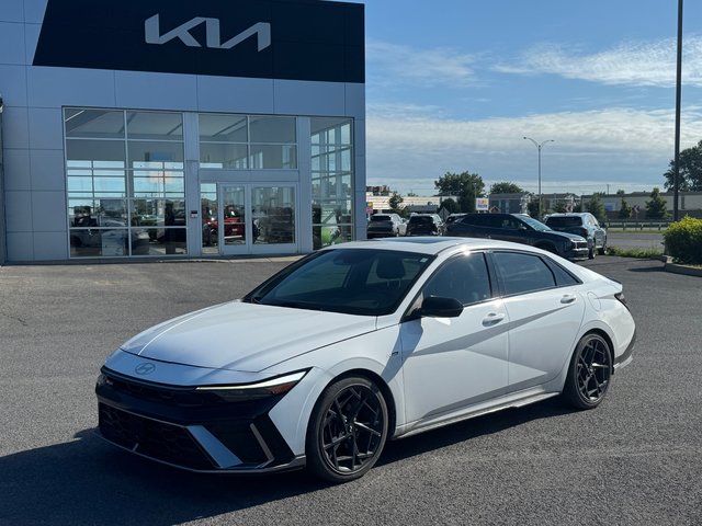 Hyundai Elantra  2024