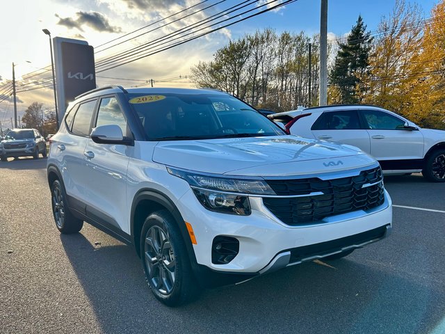 2025 Kia Seltos LX AWD