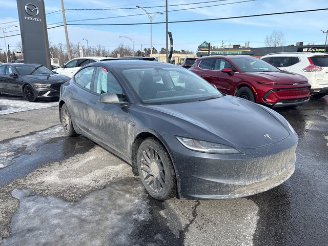 Tesla Model 3  2024