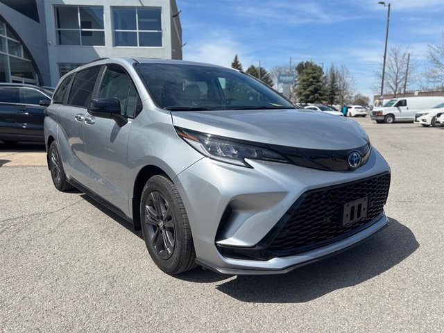 2025 Toyota Sienna Hybrid