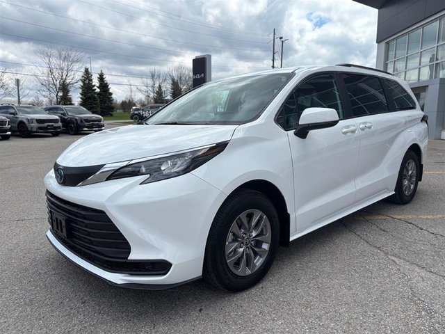 2025 Toyota Sienna Hybrid