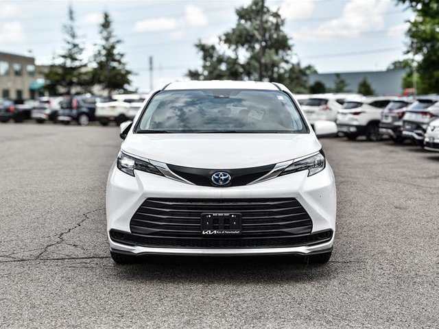 2025 Toyota Sienna Hybrid