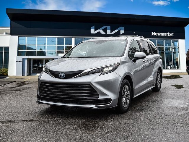 2025 Toyota Sienna Hybrid