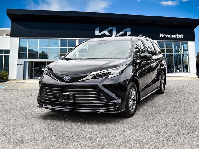 2025 Toyota Sienna Hybrid