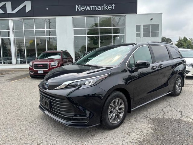 2025 Toyota Sienna Hybrid