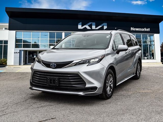 2025 Toyota Sienna Hybrid
