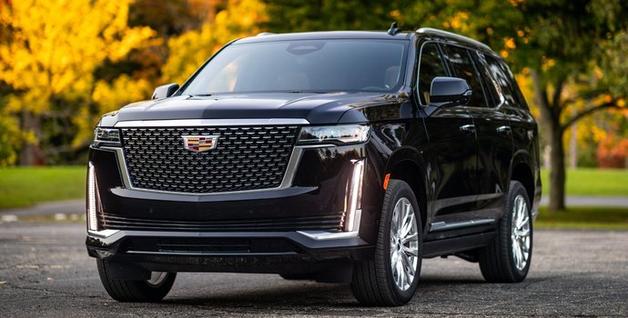 Comparing the 2023 Cadillac Escalade and Lincoln Navigator