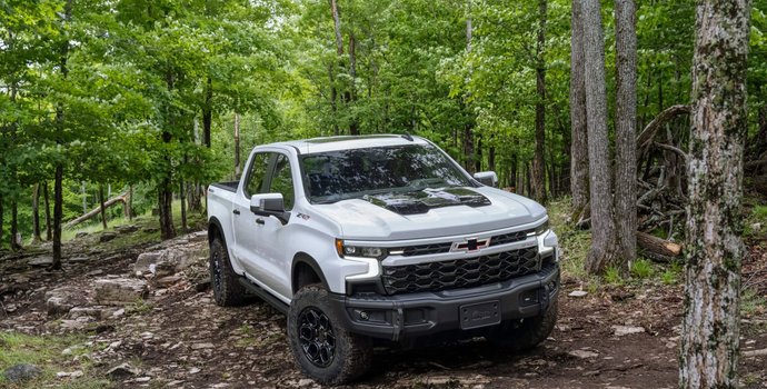 2024 Chevrolet Silverado Engine and Towing Capacity Overview