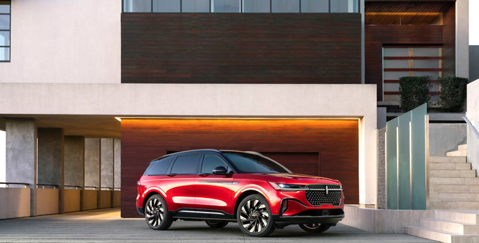 Why Should You Consider Buying a 2024 Lincoln Nautilus