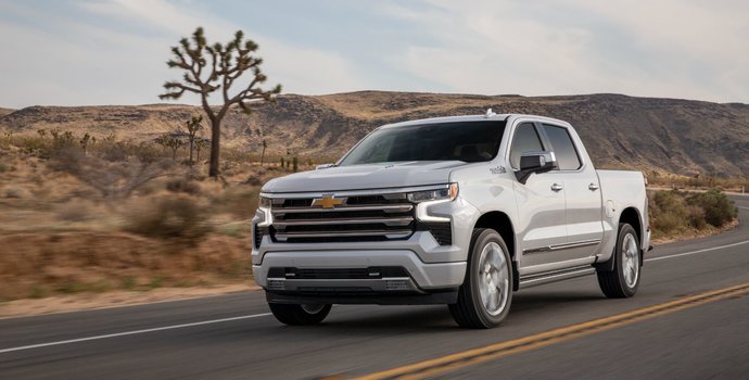 2024 Silverado High Country vs. Sierra Denali: Trim Comparison