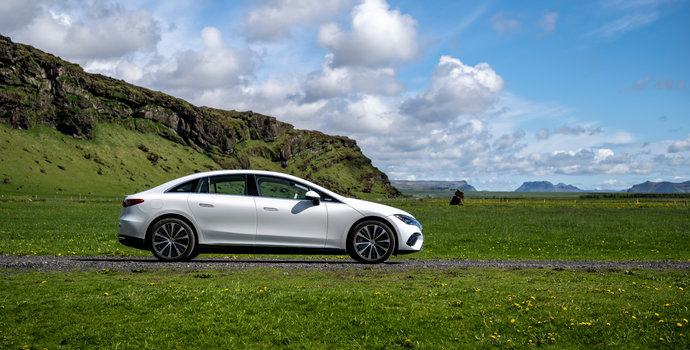 What is Mercedes-Benz Navigation with Electric Intelligence?