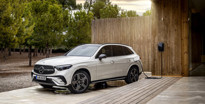 The All-New 2025 Mercedes-Benz GLC 350e PHEV: More Range Than Any Competitor
