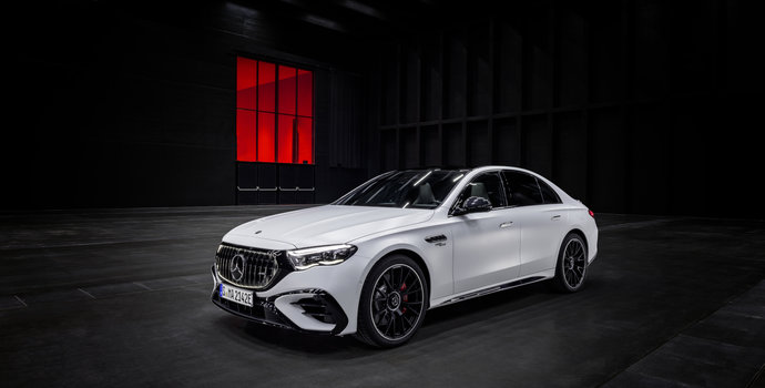 This is the New 2025 Mercedes-AMG E 53 4MATIC+