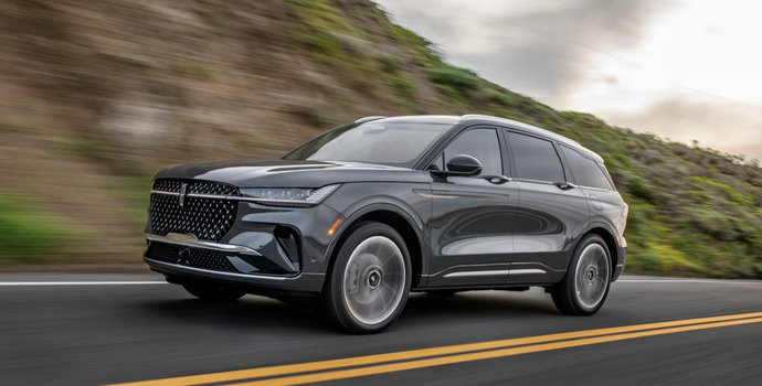  2025 Lincoln SUV Fuel Economy Rankings