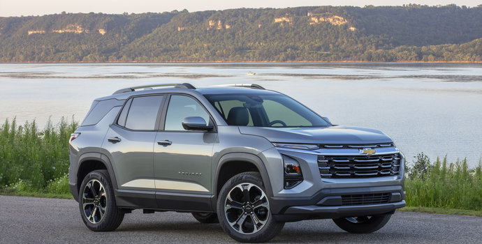 Comparing the 2025 Chevrolet Equinox EV with the Gas-Powered Equinox: What You Need to Know