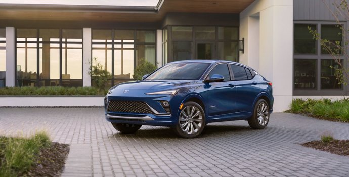 2025 Chevrolet Trax vs 2025 Buick Envista: 10 Key Differences Between Each Small GM SUV