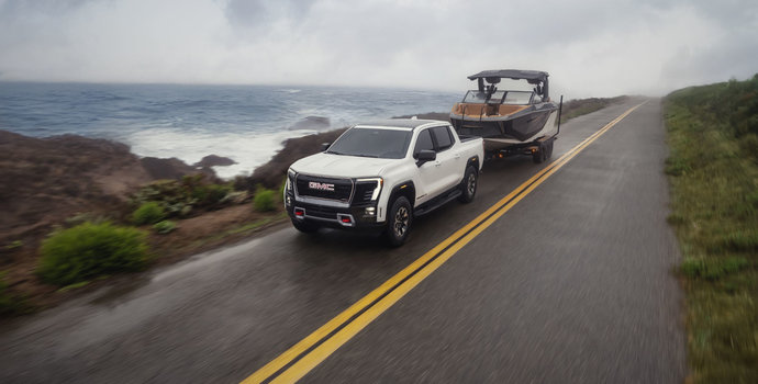 Chevrolet and GMC Electric Truck Towing Capacity Ranked: Complete 2025-2026 Guide