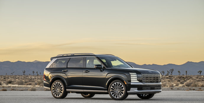 2026 Hyundai Palisade HEV vs. 2026 Hyundai Santa Fe HEV: A Family Hybrid SUV Comparison