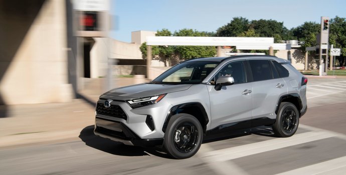 How to Choose the Best Pre-Owned Vehicle for Winter in Ontario