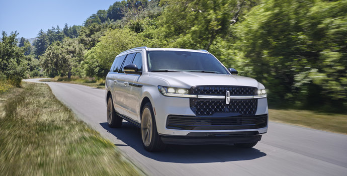 Which Luxury SUV Delivers More Than Specs? Lincoln Black Label vs. Premium Competitors