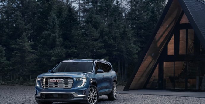 2026 Chevrolet Traverse or GMC Acadia: 328 hp, Same Tow Rating, Very Different Trim Paths