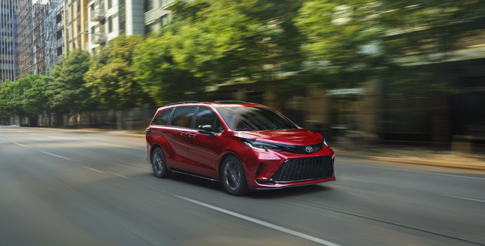 Which Three-Row Toyota Is Right for Your Family: Sienna or Grand Highlander?
