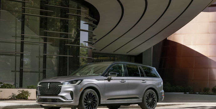 What makes the 2026 Lincoln Aviator different from its rivals? 10 areas where it stands out