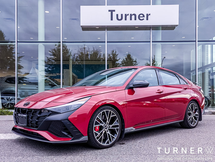 2022 Hyundai Elantra N BASE Only 5,084kms and One Owner! Eye Catching Interior featuring Black w/Blue Stitching