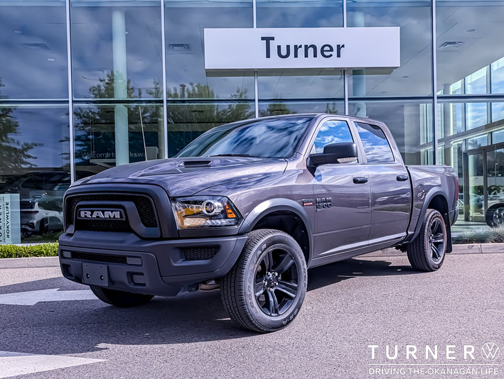 2023 Ram 1500 Classic WARLOCK FOUR WHEEL DRIVE / WARLOCK EDITION