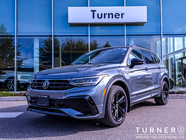 2023 Volkswagen Tiguan COMFORTLINE R-LINE BLACK EDITION 4-MOTION ALL-WHEEL DRIVE / PREMIUM SYNTHETIC INTERIOR / PANORAMIC ROOF