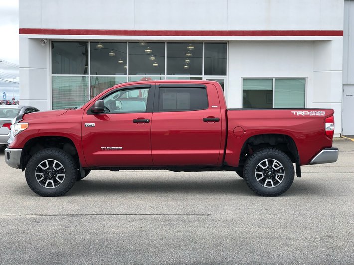 Used 2017 Toyota 4X4 TUNDRA CREWMAX SR5 5.7L TRD in Yarmouth - Used