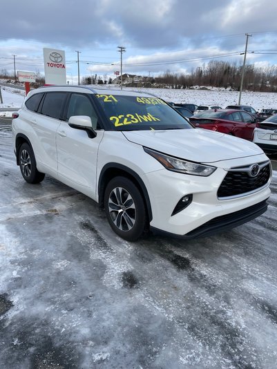 Used 2021 Toyota Highlander XLE in Hartford - Used inventory ...