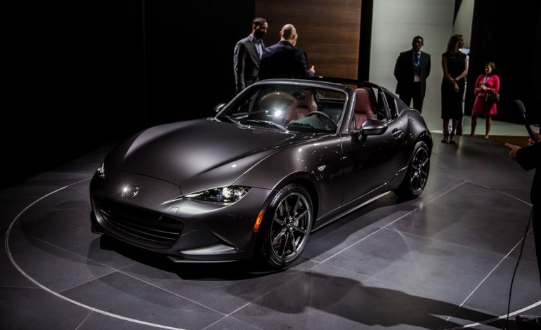 Mazda frappe fort avec la MX-5 RF 2017