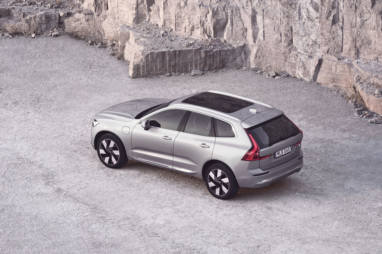 How the Volvo XC60 Keeps You Safe On the Road