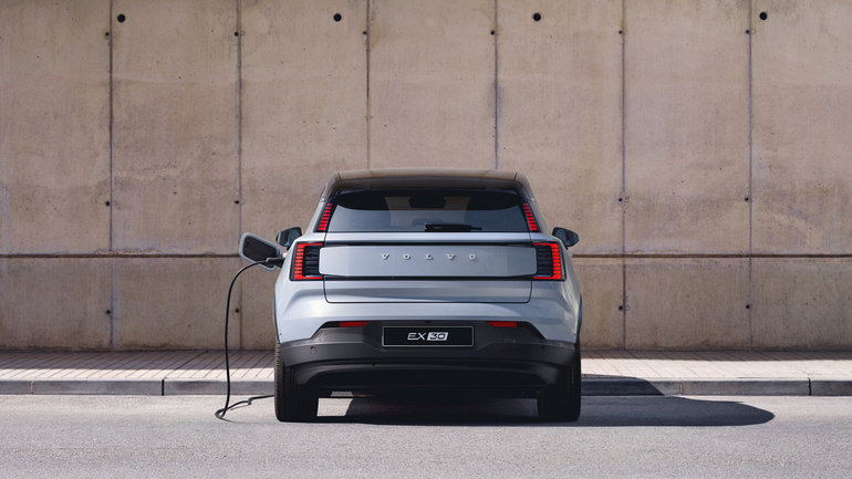 Volvo Electric Car Owners Gain Access to Tesla Supercharger Network in North America