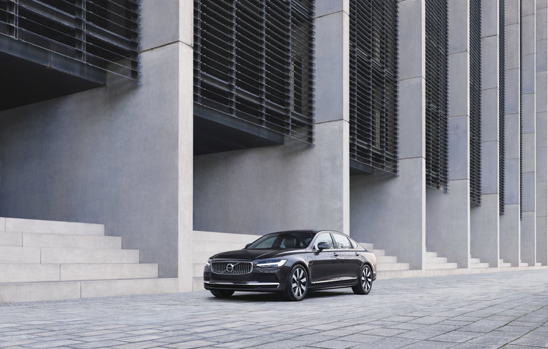 Here is the Impressive New Volvo S90 Recharge