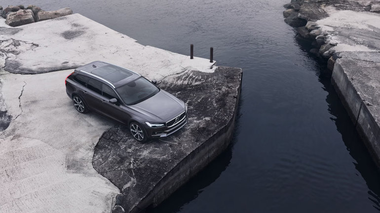 Beyond the Pavement: Unlocking Everyday Adventures in the 2024 Volvo V90 Cross Country