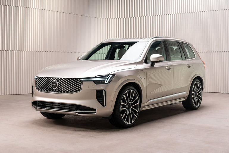 Redesigned 2025 Volvo XC90: 10 Things You Want to Know