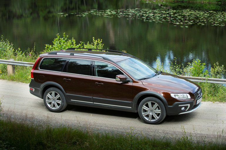 Why Buy a Pre-Owned Volvo XC70?