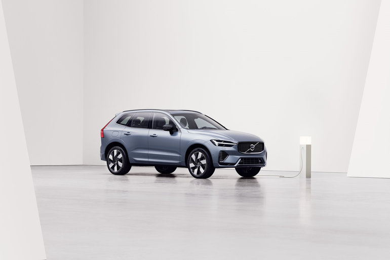 Why the 2025 Volvo XC60 Plug-in Hybrid Is a Great Choice for Families and Daily Commuters