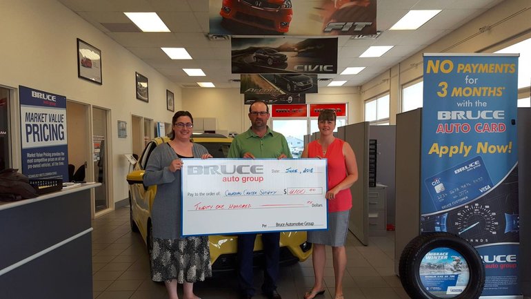 Bruce Honda Donates to Canadian Cancer Society
