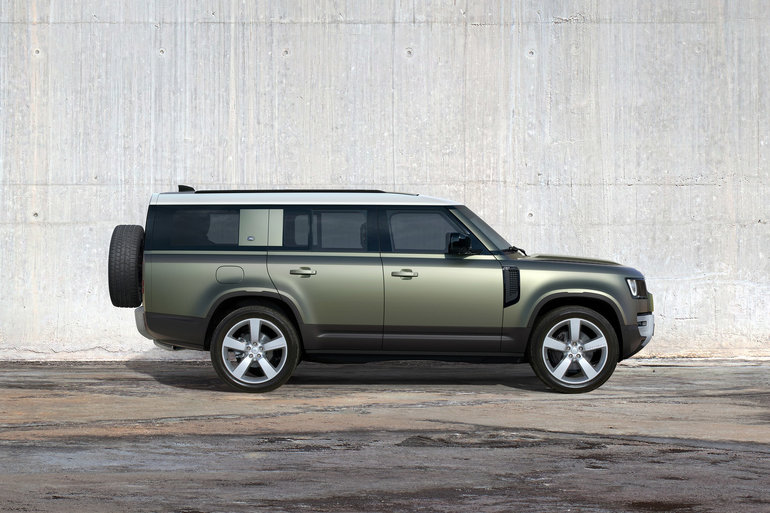 Le nouveau Land Rover Defender 130 2023 ajoute une troisième rangées de sièges