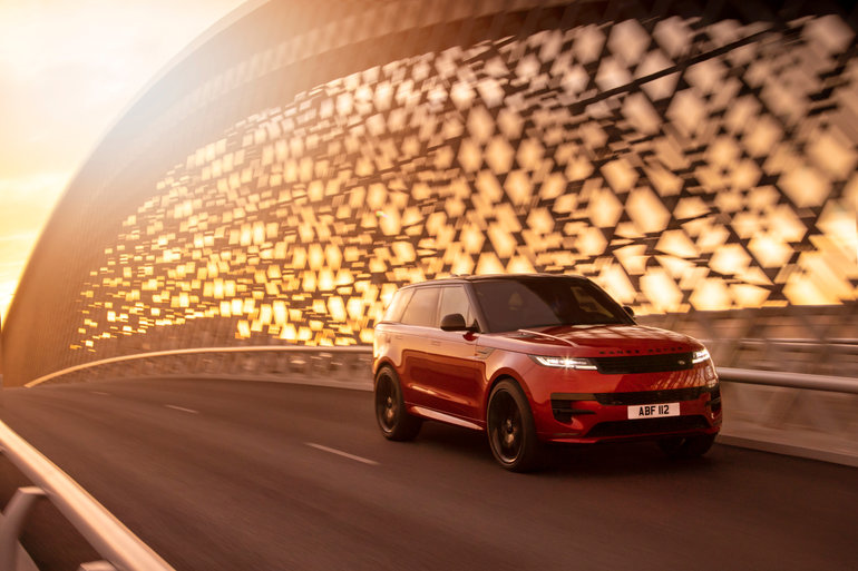 Coup d’œil aux technologies de sécurité du nouveau Range Rover Sport 2023