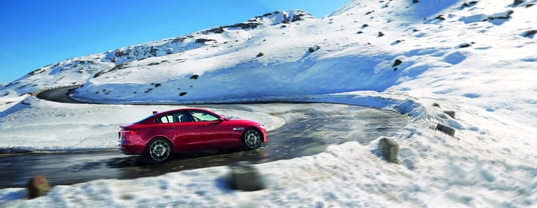 Découvrez le luxe et les performances avec une Jaguar XE d'occasion