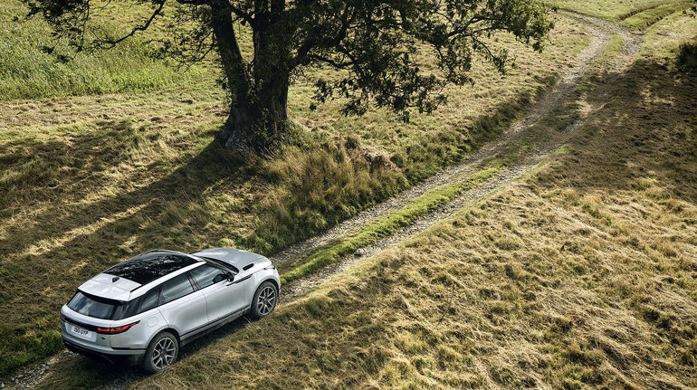 A Few Reasons Why You Should Buy a Pre-Owned Range Rover Velar